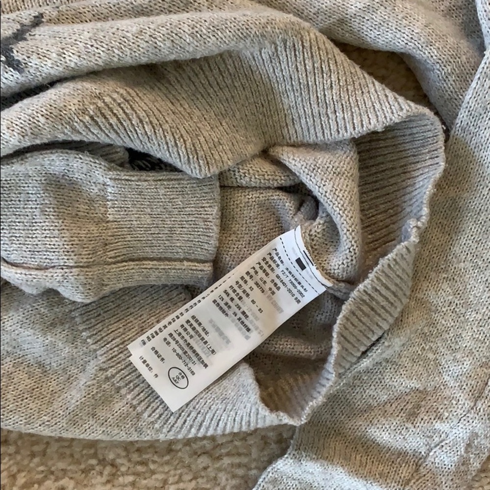 Hollister sweater - Picture 4 of 6
